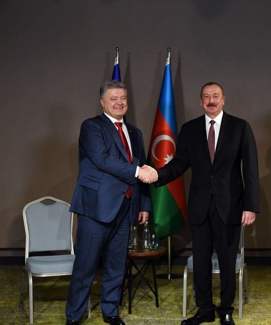 Алиев встретился с Порошенко и пригласил Украину к участию в ЮГК