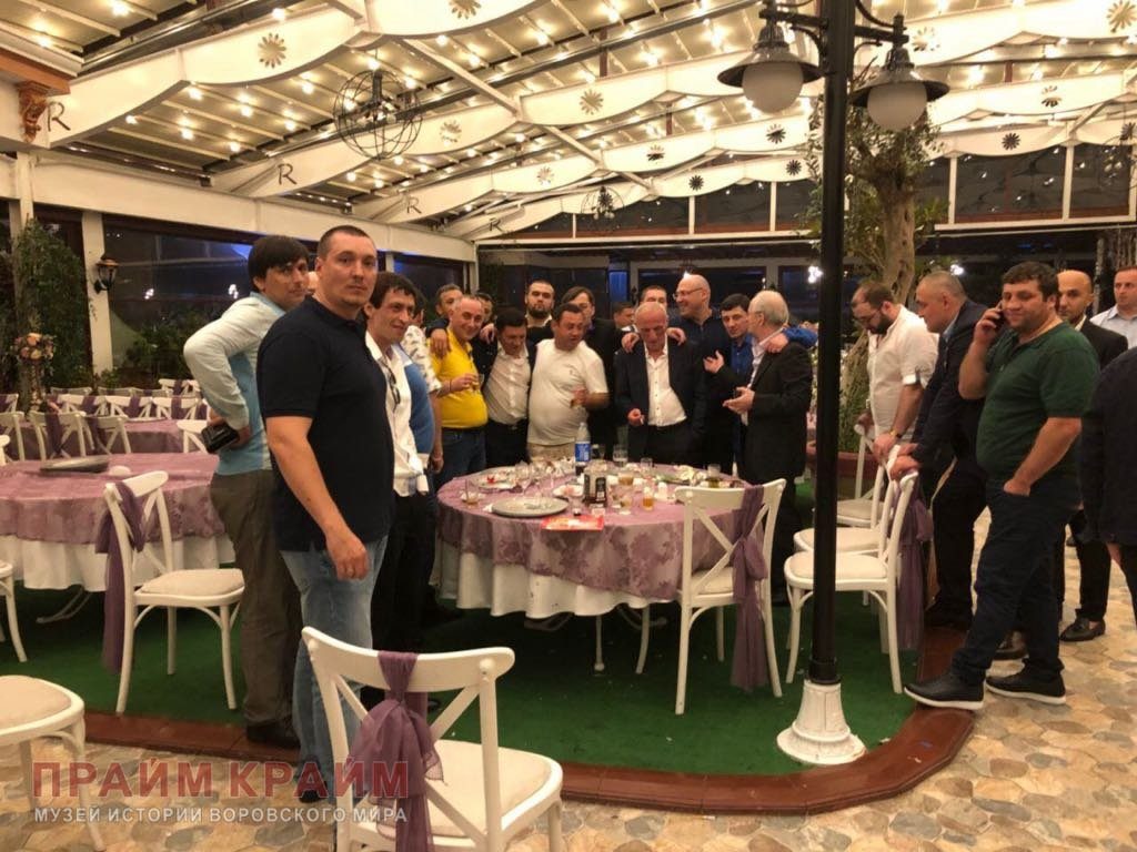 Лоту Гули на свадьбе в Стамбуле