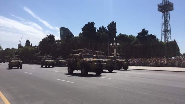 В Баку прошел грандиозный военный парад