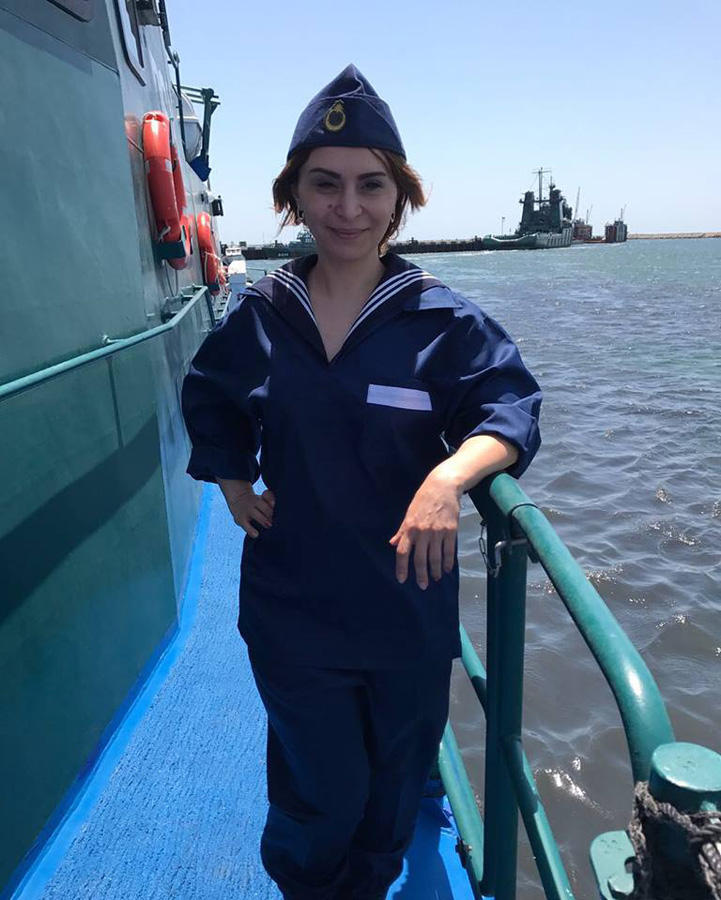 В форме и на БТРах: азербайджанские звезды провели флешмоб в соцсетях