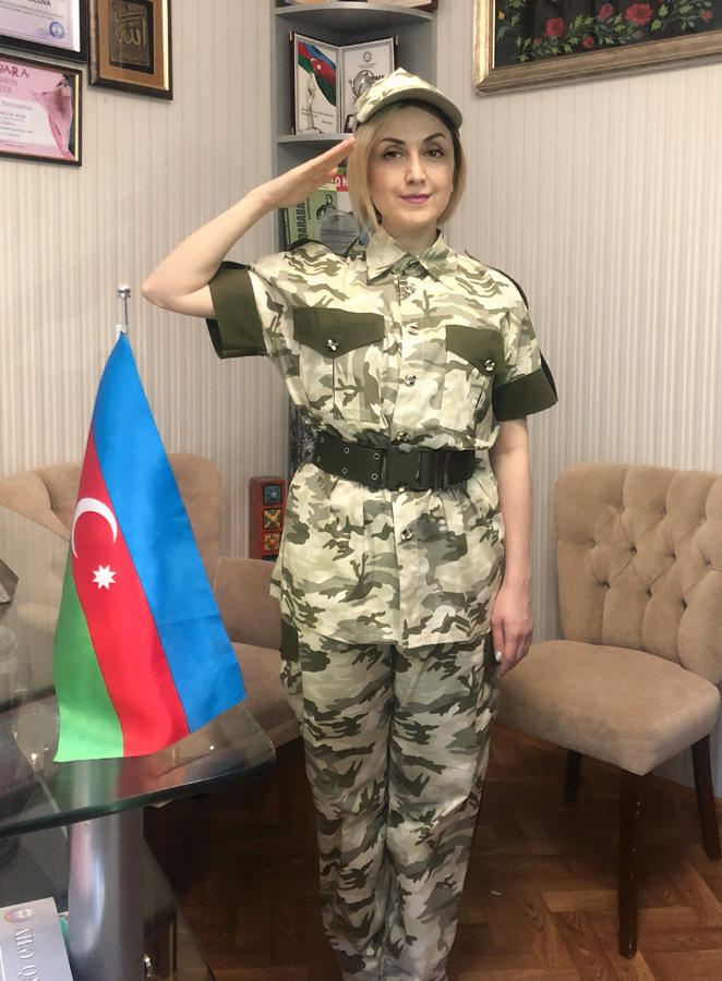 В форме и на БТРах: азербайджанские звезды провели флешмоб в соцсетях