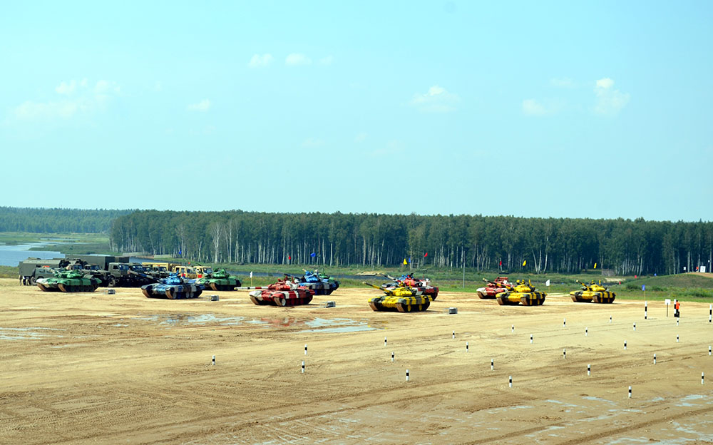 Азербайджанские танкисты стали первыми в своей группе на конкурсе «Танковый биатлон»