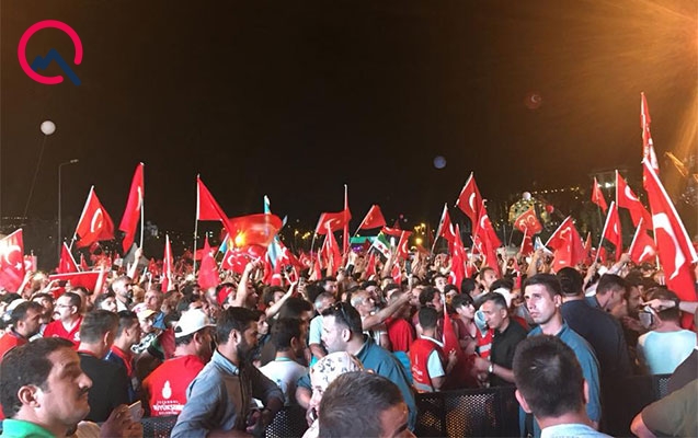На митинге в Стамбуле подняли портреты Ильхама Алиева