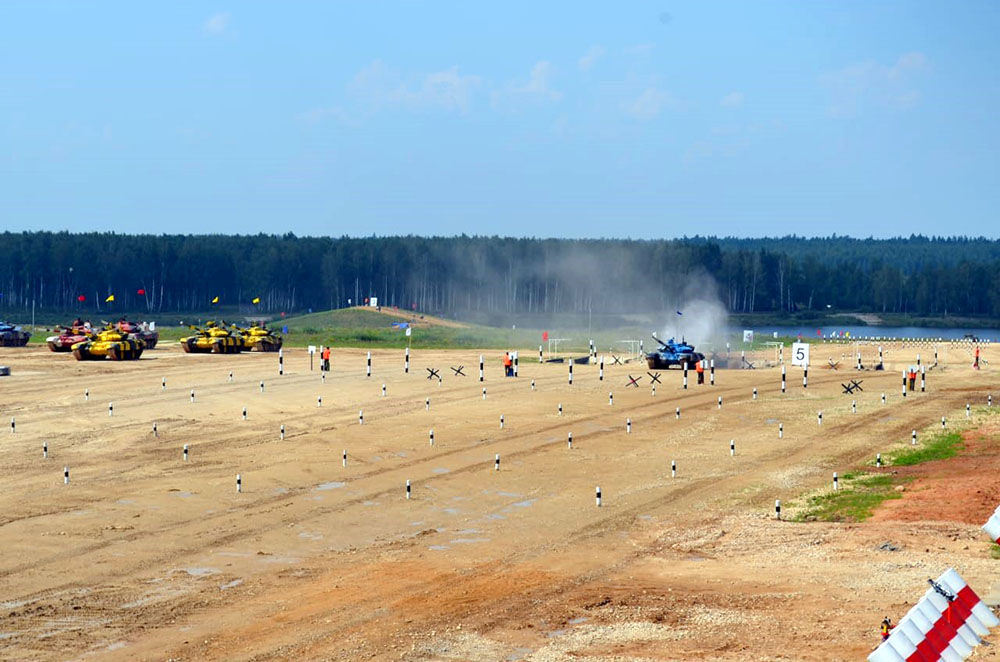 Азербайджанские танкисты стали первыми в своей группе на конкурсе «Танковый биатлон»