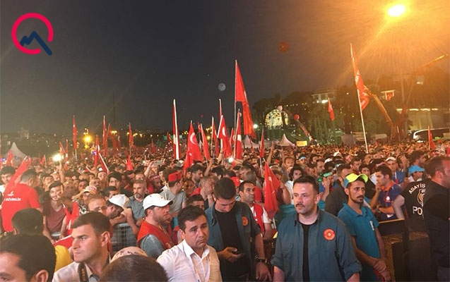 На митинге в Стамбуле подняли портреты Ильхама Алиева