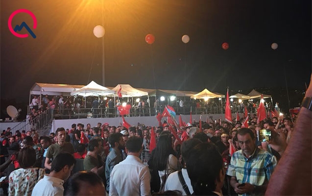 На митинге в Стамбуле подняли портреты Ильхама Алиева