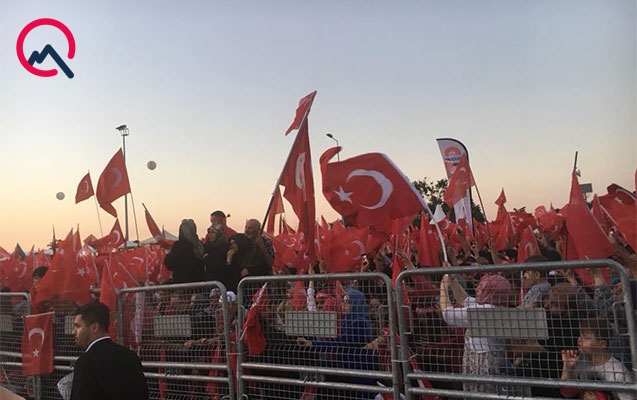 На митинге в Стамбуле подняли портреты Ильхама Алиева