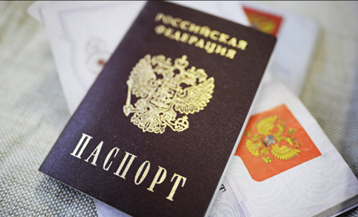 Азербайджанцам, родившимся в СССР, станет проще получать вид на жительство в России