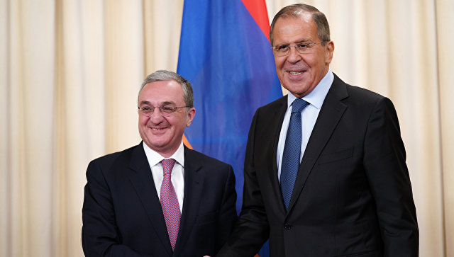 Лавров поговорил с Мнацаканяном