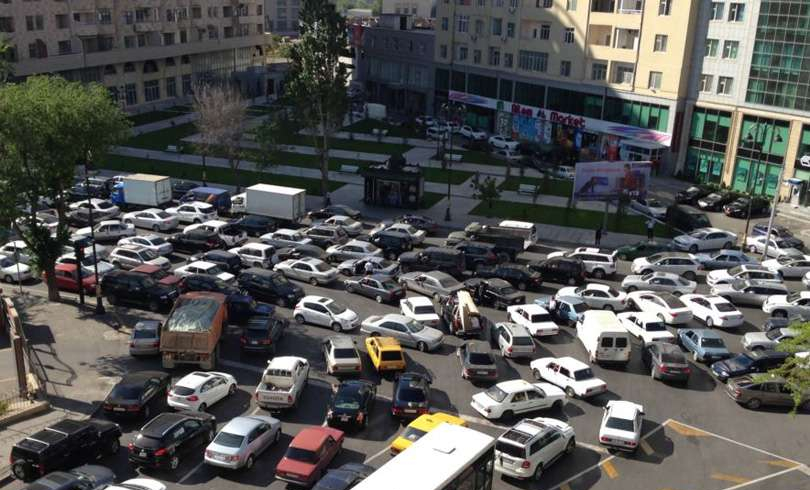Названо количество автомобилей в Баку