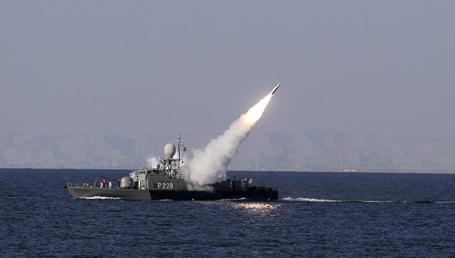 СМИ: Иран проведет масштабные военные учения в Персидском заливе