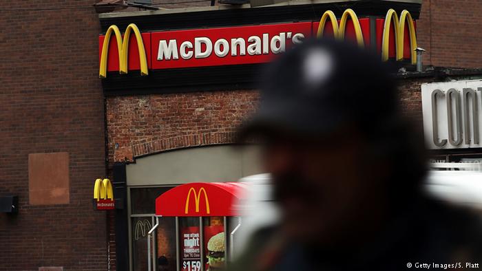 В США более 500 человек отравились салатом в McDonald's