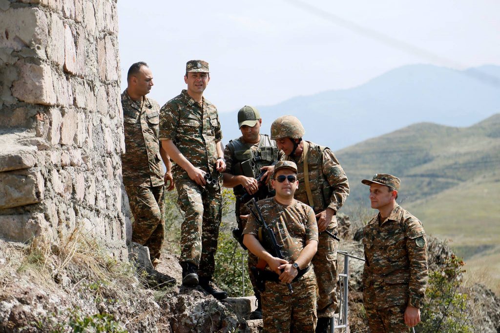 Григорян и Осипян побывали на границе с Азербайджаном