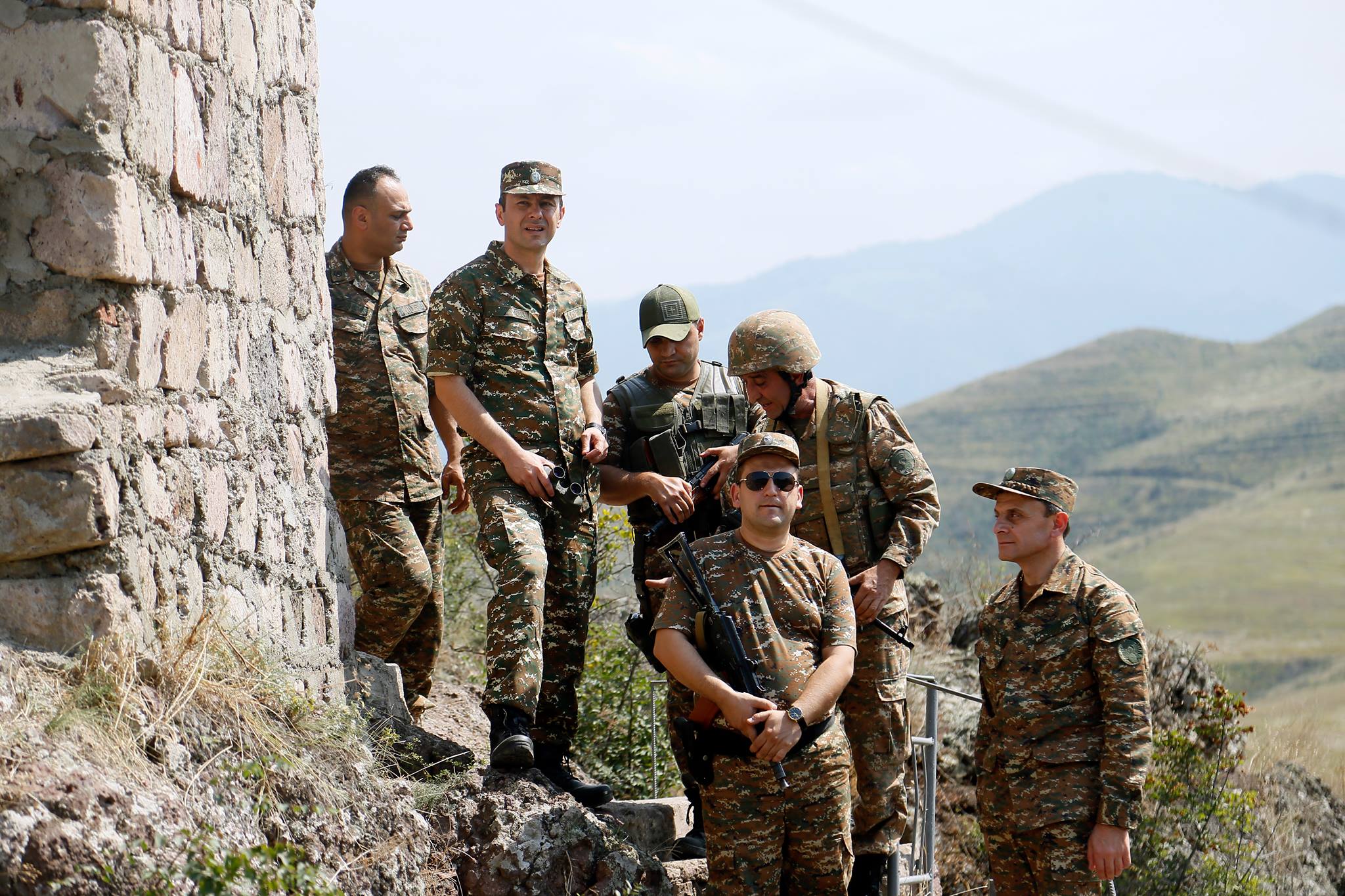 Григорян и Осипян побывали на границе с Азербайджаном