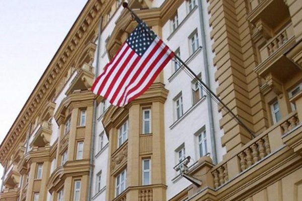 СМИ: в посольстве США в Москве более 10 лет работала российская шпионка