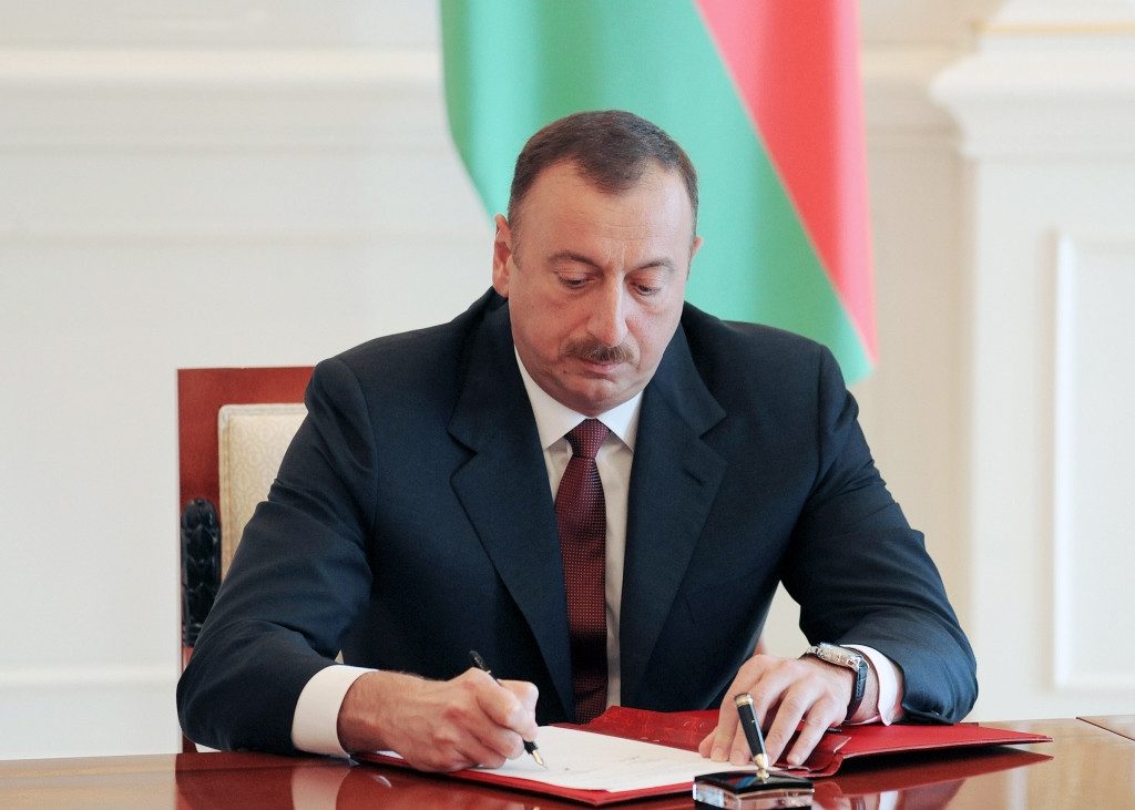 Ильхам Алиев направил поздравления руководителю Сингапура