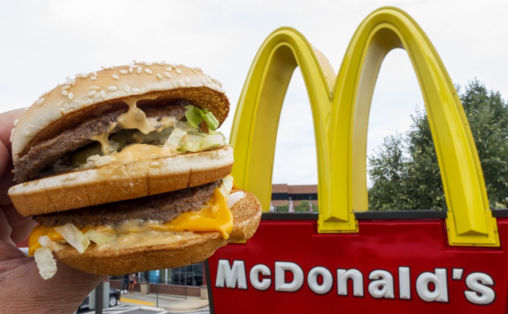 Еда из McDonald’s травит американцев, сотни пострадавших
