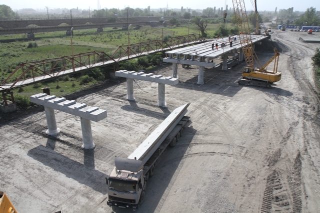 Мост на границе России и Азербайджана достроят в 2019 году