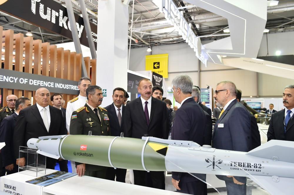 Ильхам Алиев на выставке ADEX-2018