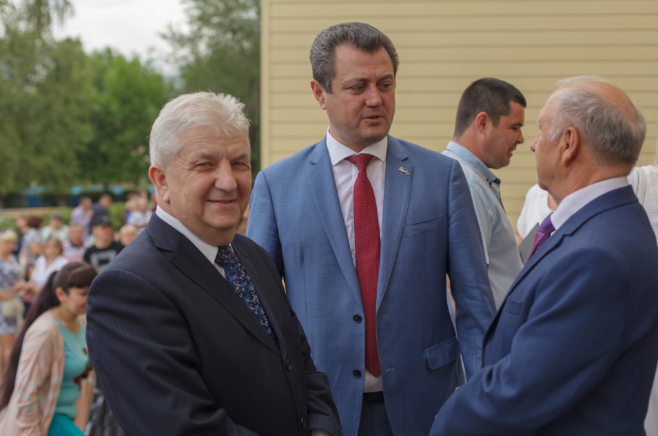 Ислам Гусейнов: «Школьникам – любви к знаниям, родителям – терпения, учителям – успехов во всем!»