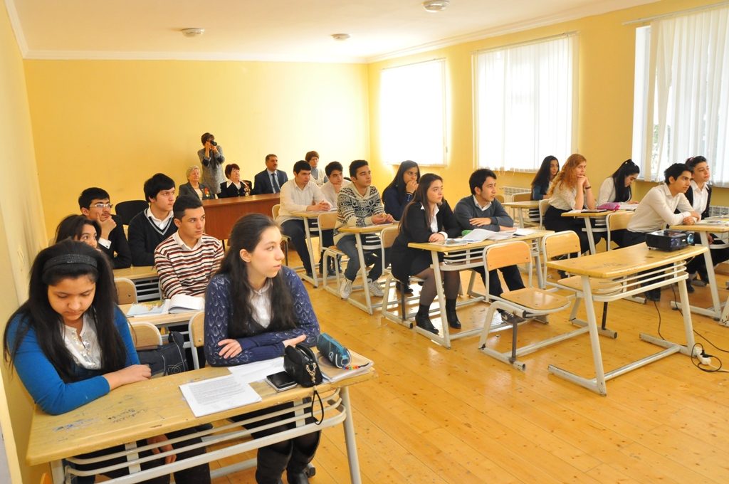 Интенсивное преподавание русского языка в местных школах продолжится