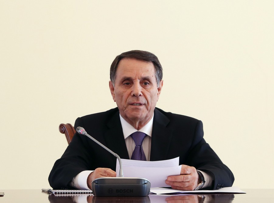 Новруз Мамедов собрал заседание правительства
