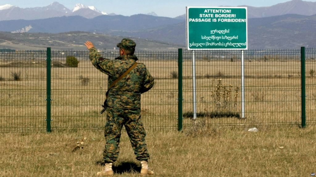 Армянин хотел ввезти в Грузию оружие