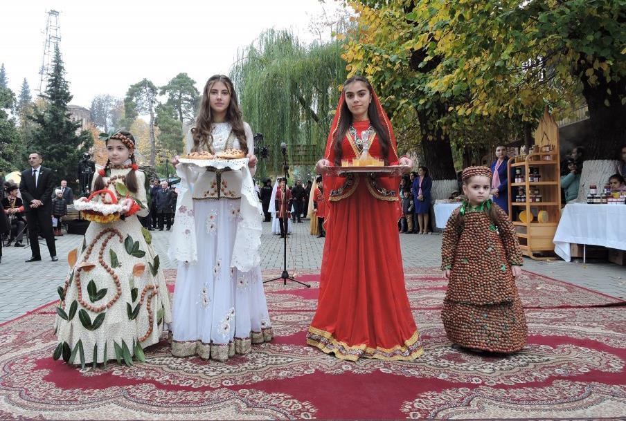 В Загаталы открылся первый Фестиваль ореха, грецкого ореха и каштана