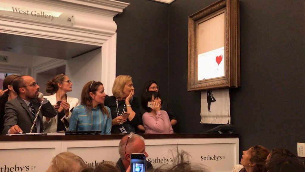 Картина Бэнкси, которую продали на аукционе Sotheby's за $1,1 млн, самоуничтожилась