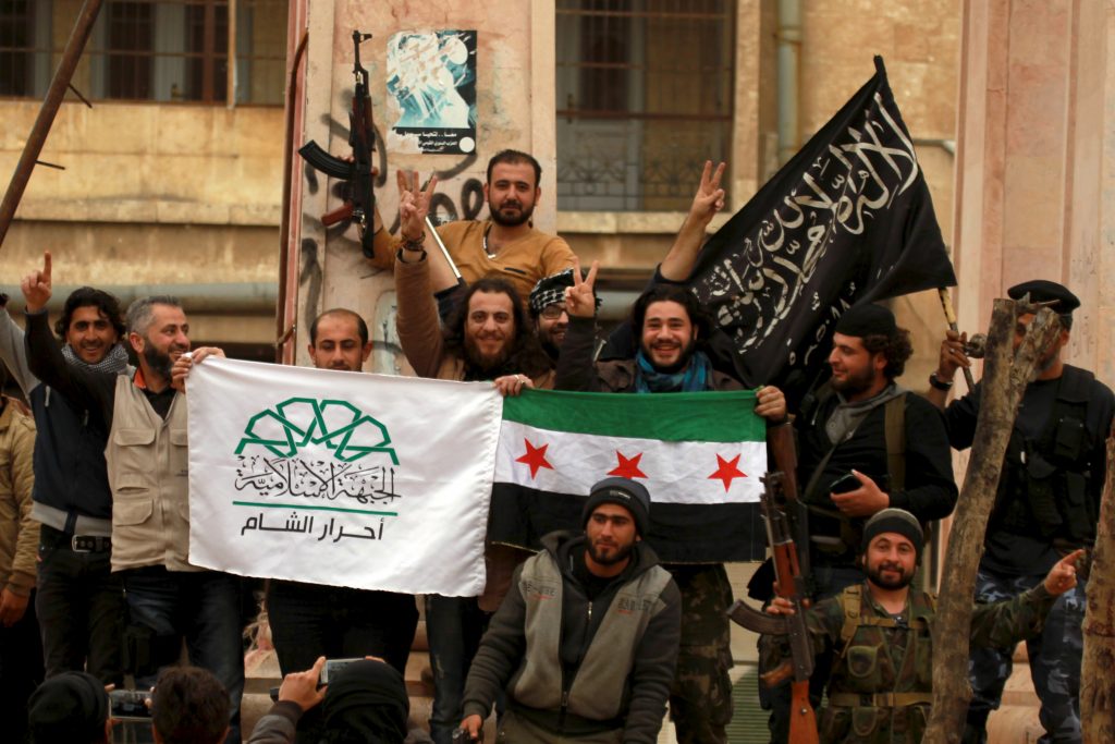 Сирийская оппозиция отводит тяжелое вооружение в Идлибе