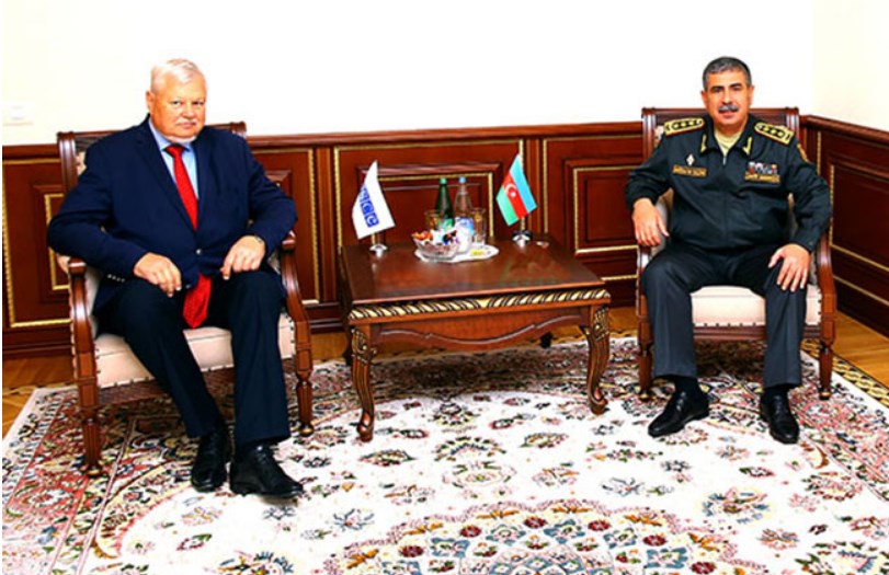 Закир Гасанов обсудил с Каспшиком ситуацию на линии фронта