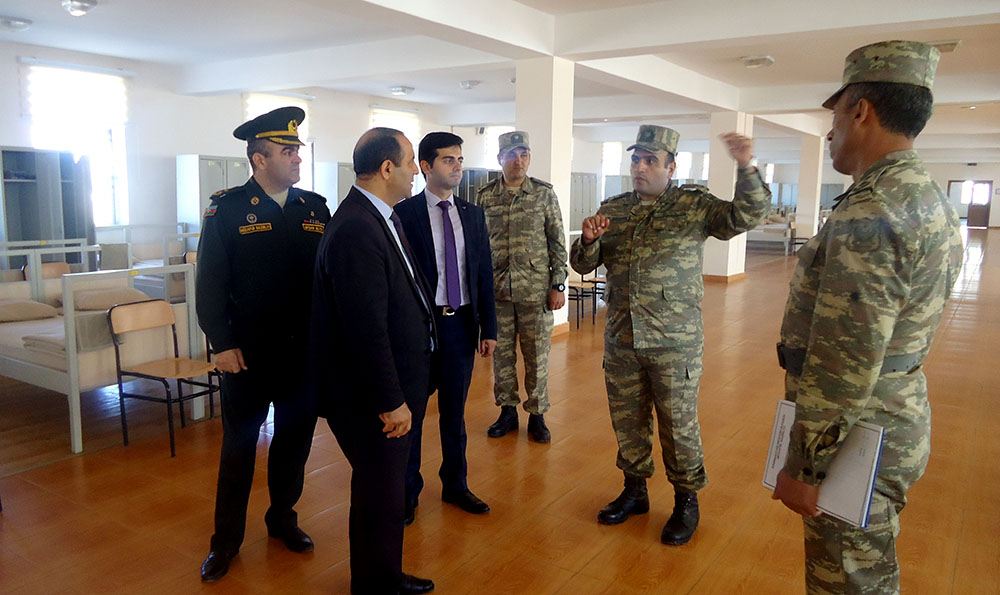 Представители аппарата омбудсмена посетили воинские части
