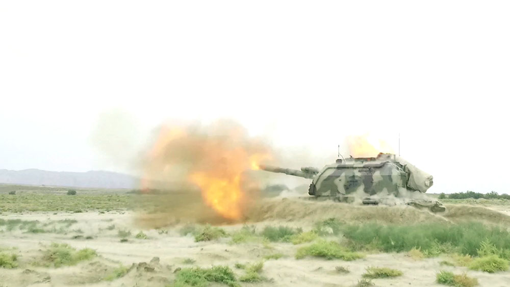 Ракетные и артиллерийские соединения проводят учения с боевыми стрельбами