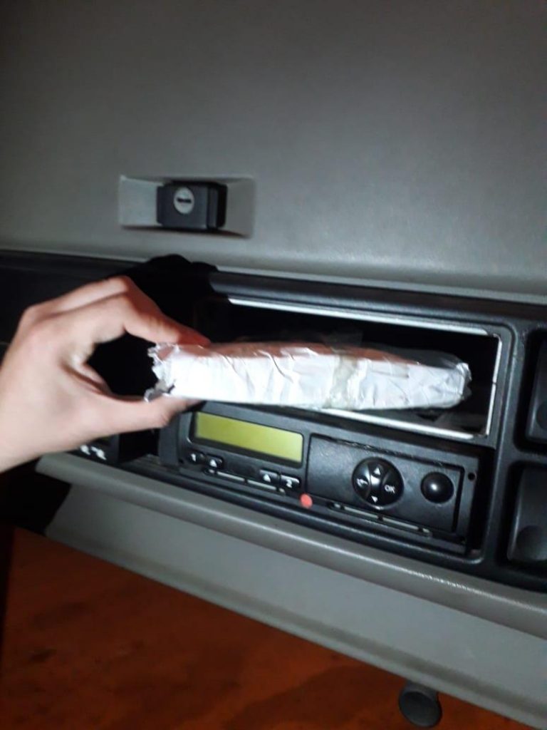 Гражданин Грузии пытался вывезти из Азербайджана незадекларированную валюту