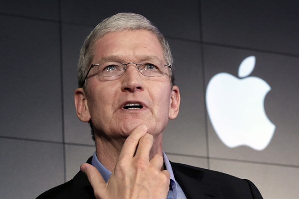 Глава Apple потребовал от Bloomberg опровергнуть статью о чипах-шпионах
