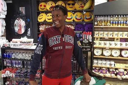 Женщина вышла замуж за себя из-за назойливых родителей