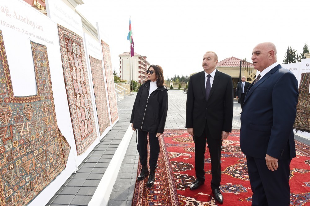 В Азербайджане построят 30 ковровых фабрик