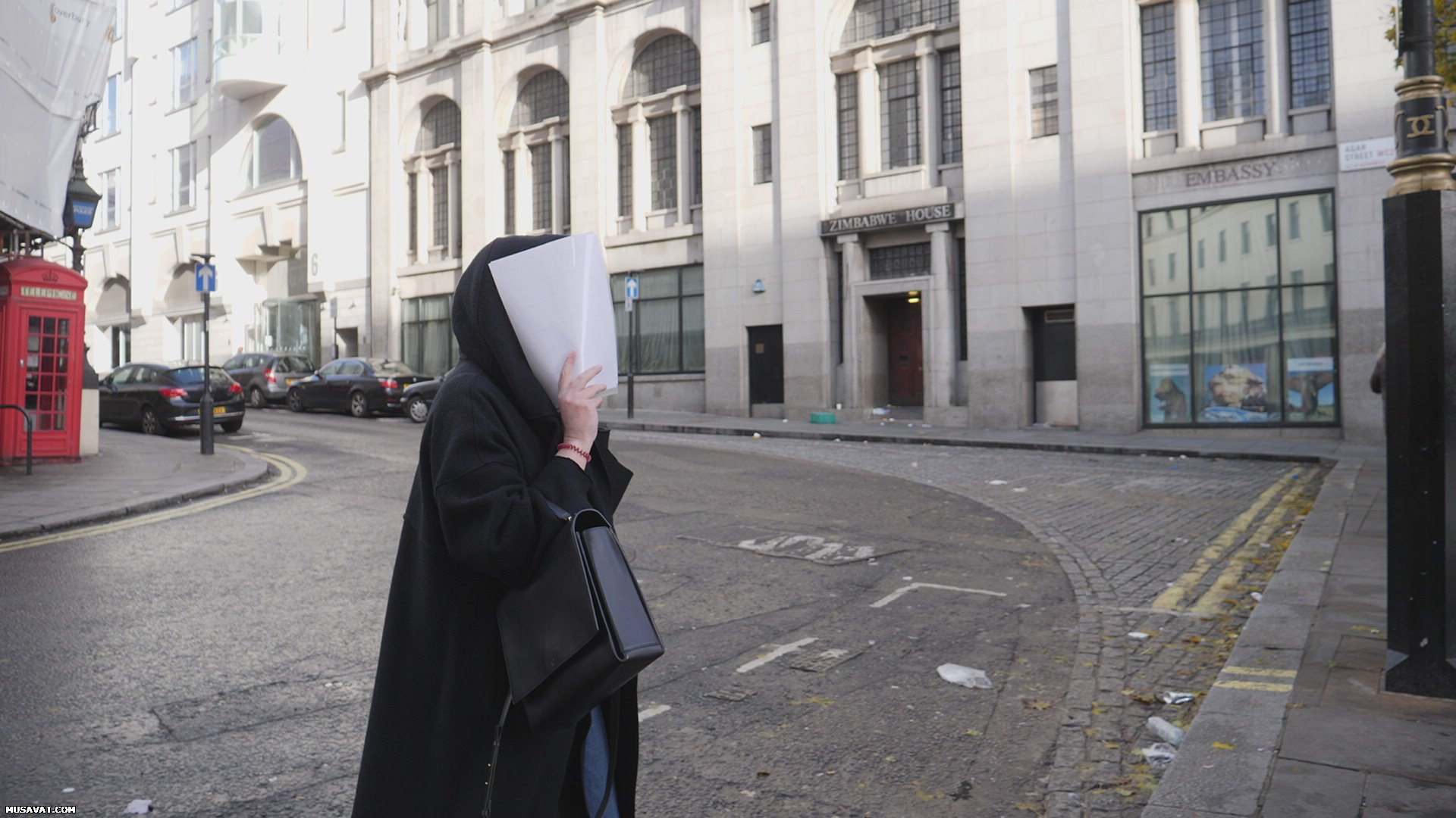 "Оставьте меня в покое": Замира Гаджиева отказалась беседовать с журналистами