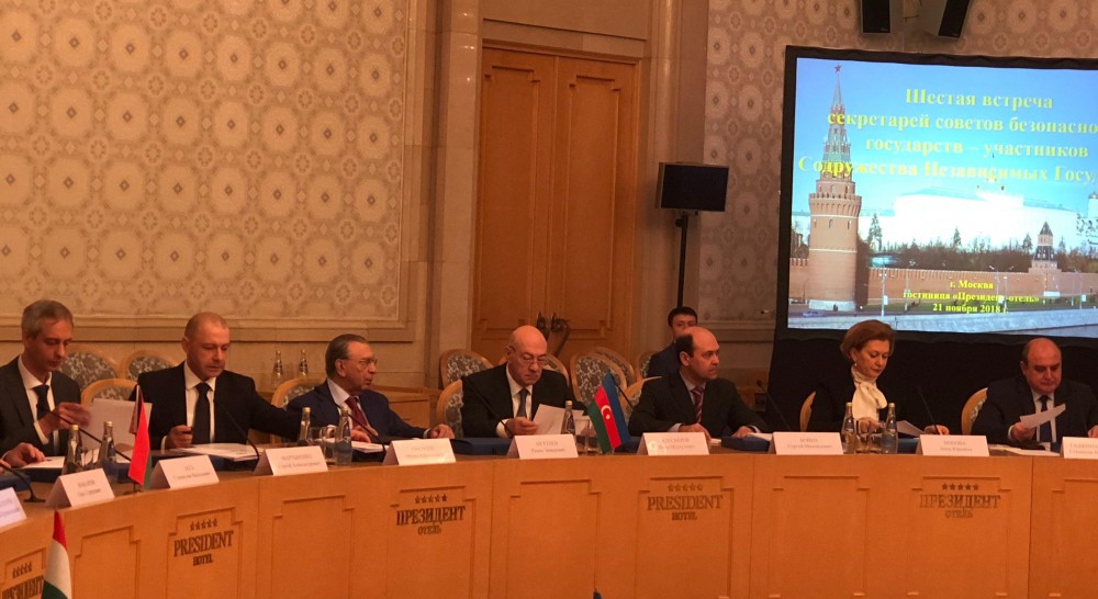 Рамиз Мехтиев и Фуад Алескеров на встрече секретарей Совбезов СНГ в Москве