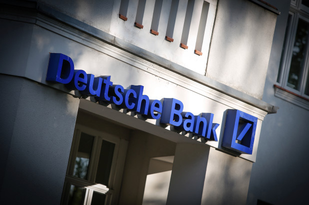 В офисы Deutsche Bank нагрянули полицейские с обыском