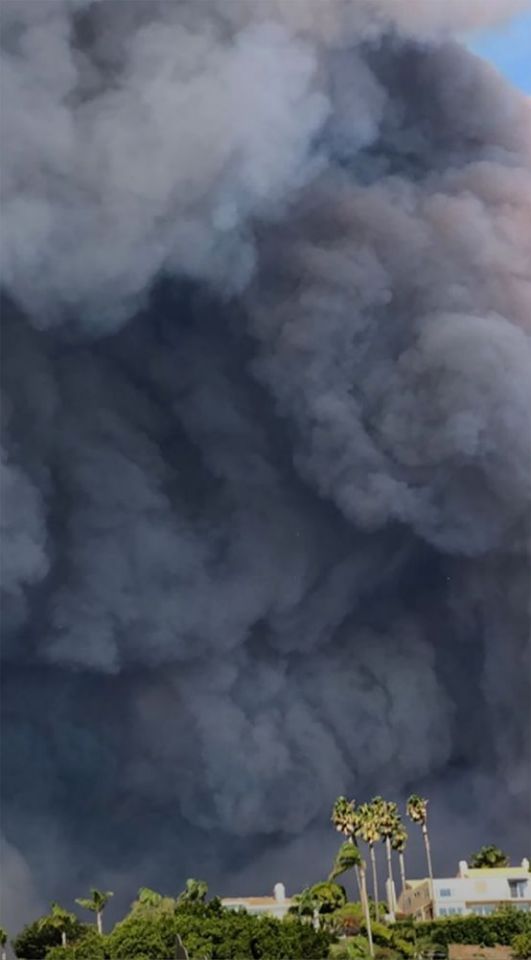 Особняк Леди Гаги оказался в огненном кольце