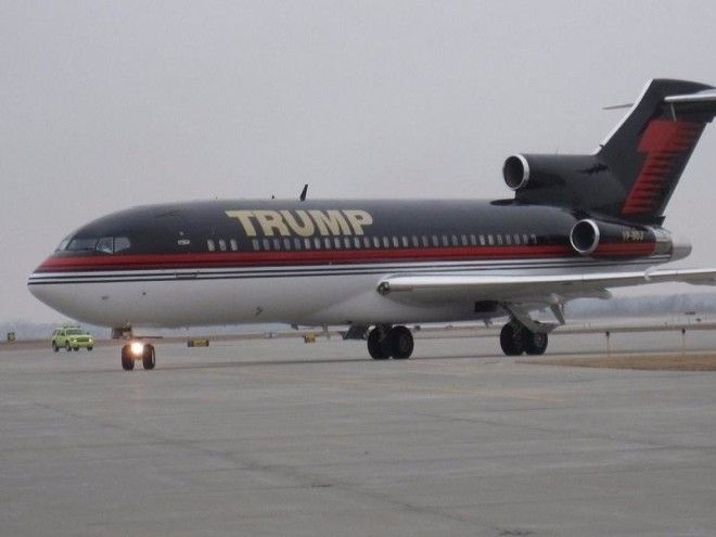 Самолет Трампа столкнулся с другим самолетом