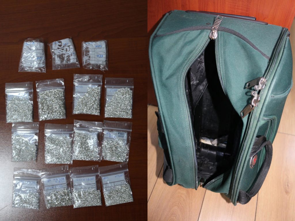 Пресечен незаконный ввоз бриллиантов в Азербайджан