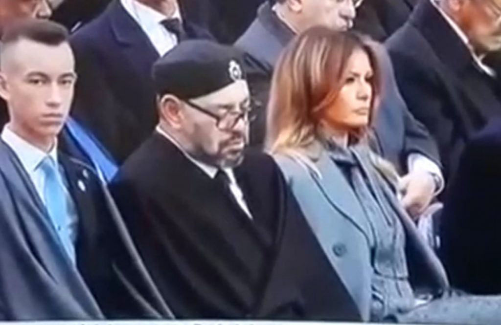 Король Марокко уснул во время выступления Макрона и смутил Трампа