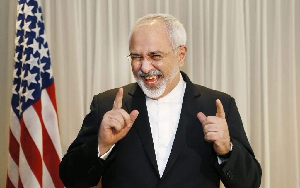 Иран не изменит свою политику под давлением санкций США, заявил Зариф