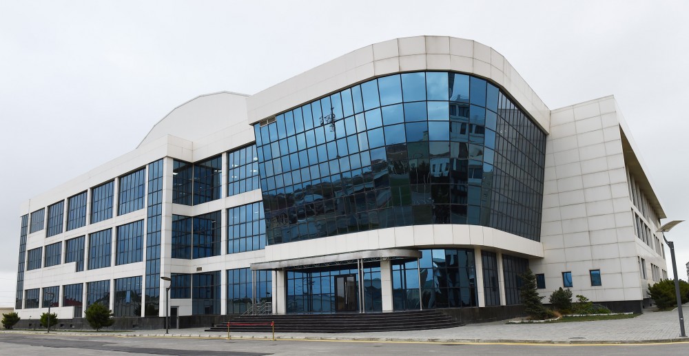 Ильхам Алиев на открытии спортивно-оздоровительного клуба МЧС