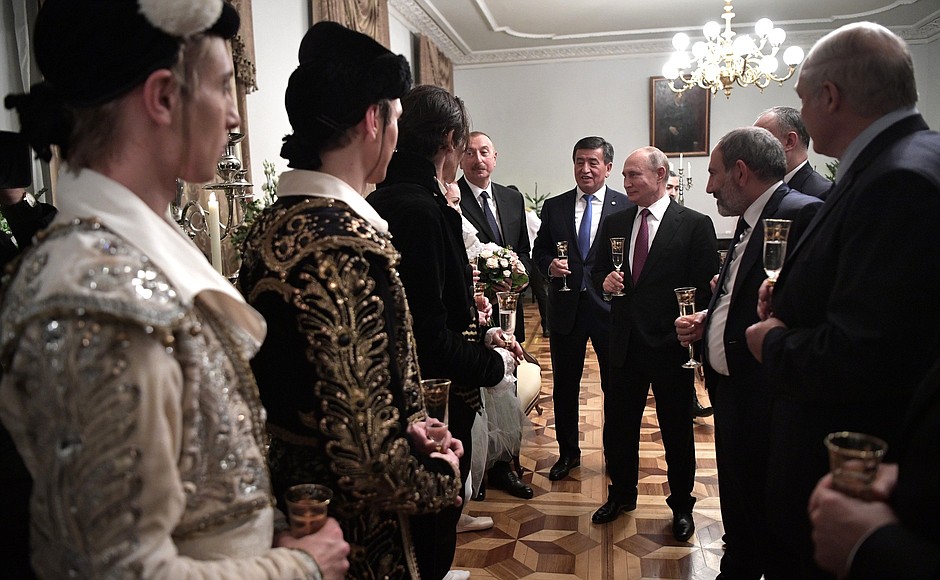 Путин пригласил лидеров стран СНГ на «Щелкунчик»