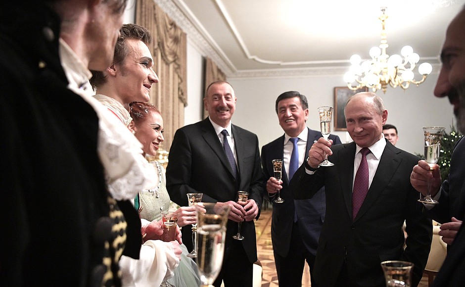 Путин пригласил лидеров стран СНГ на «Щелкунчик»