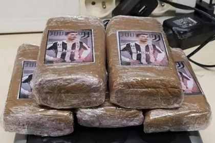 Французские полицейские изъяли марихуану с изображением Роналду