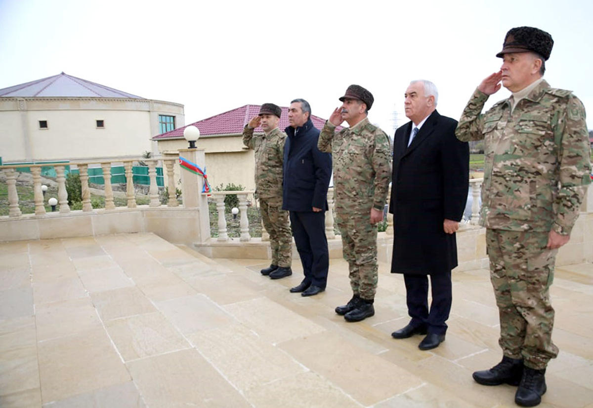 Руководство Минобороны Азербайджана находится в прифронтовой зоне (Обновлено)